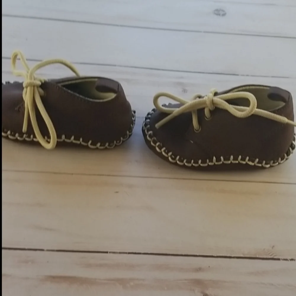 Moccasins baby shoes in brown, Size 3-6 months